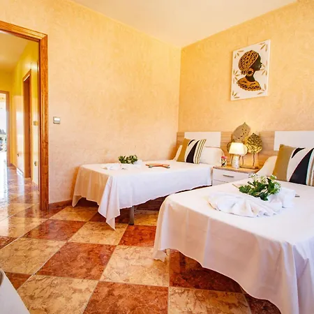 Flora - Plusholidays *