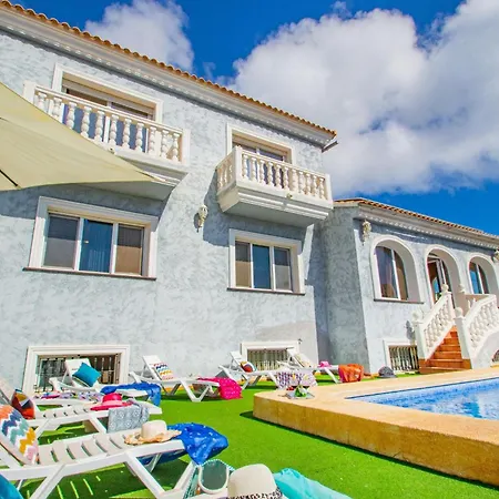 Flora - Plusholidays