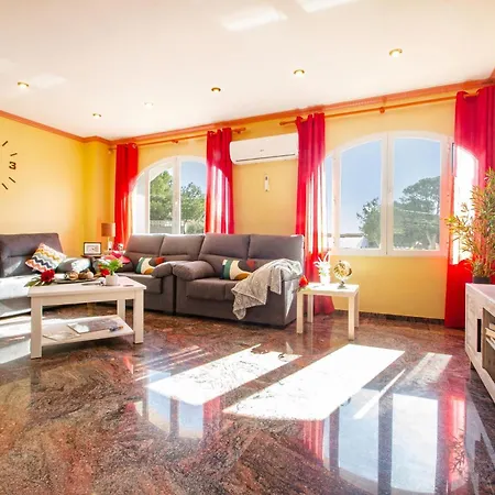 Flora - Plusholidays