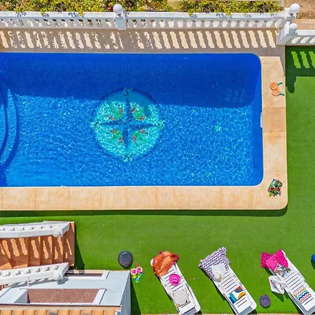 Flora - Plusholidays Villa *